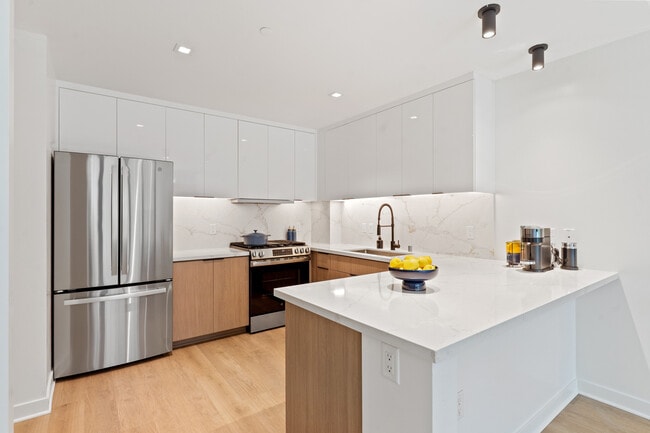 New Renovated Kitchens! - 333 Fremont