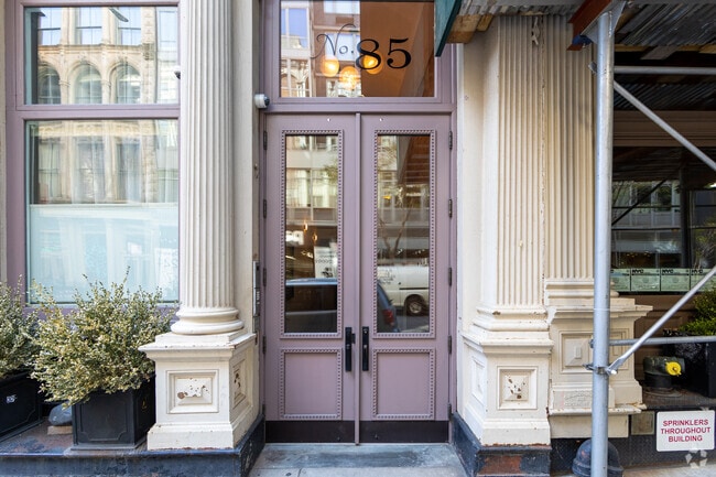 Entrada - 85 Leonard St
