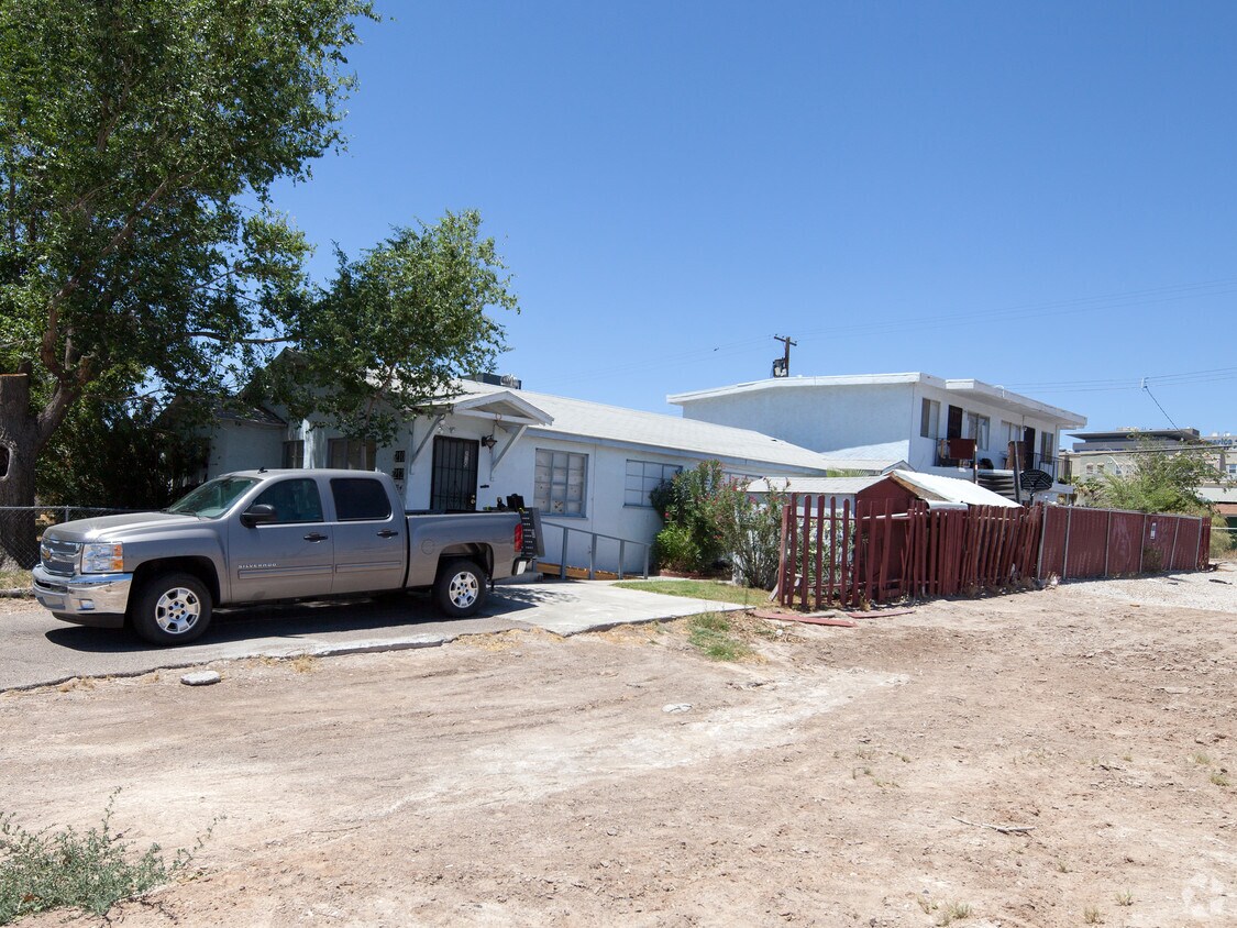 Primary Photo - 210 S 10th St