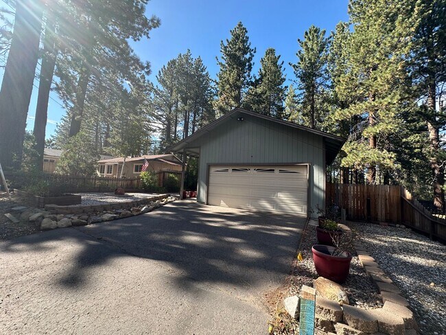 Foto del edificio - Well Kept Home in Quiet Neighborhood with ...