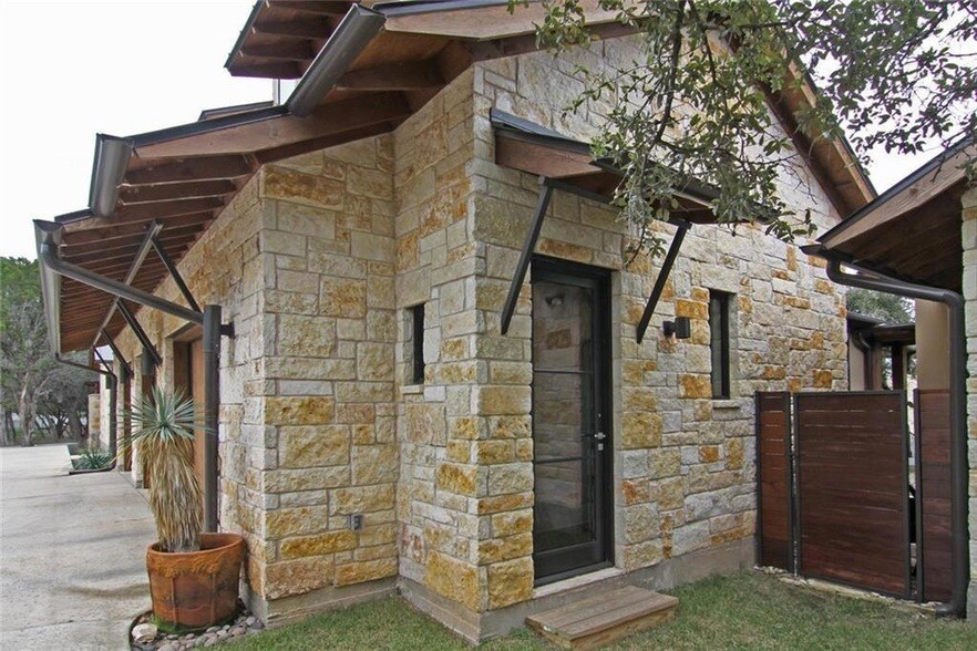 Photo - 7080 Comanche Trail Unit - Garage Apartment