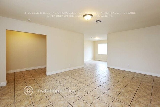 Building Photo - 4904 SW 90th Ave