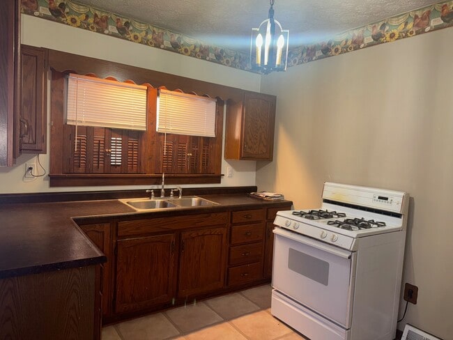 Building Photo - 1951 Route 481