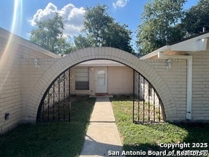 Building Photo - 12206 Madrigal St