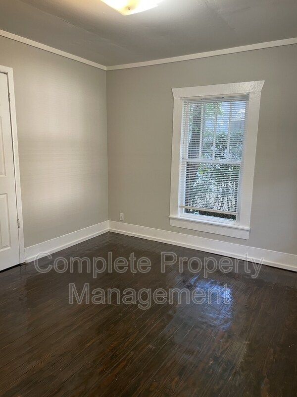 Foto del edificio - 1014 19th Pl SW