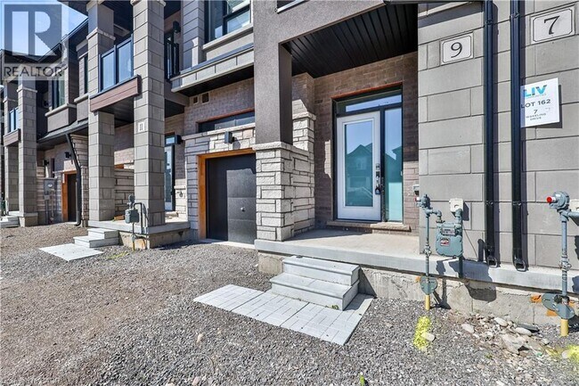 Building Photo - 9 Wakeling Dr