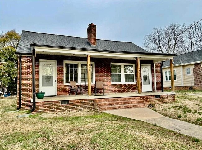 Building Photo - 109 Brooks St