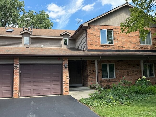 Building Photo - 986 West Ct