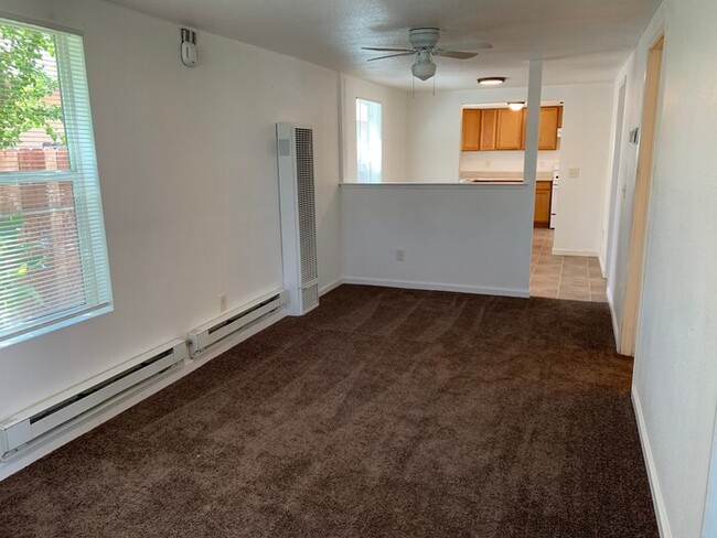 Foto del edificio - Cozy Corcoran home for rent!