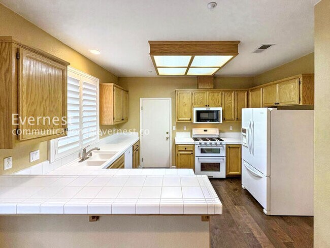 Foto del edificio - 2155 Fernbrook Common