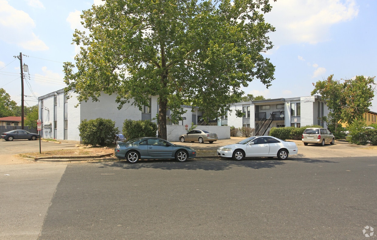 Gardens at Anderson Square 7908 Gault St Austin, TX Apartments for
