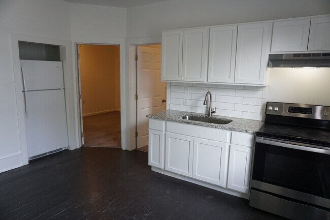 Building Photo - 2BR/1BA Apartment in Downtown Wilmington - Near Brooklyn Arts District - $1,200/Monthly - Pet Fri...