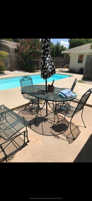 Foto del edificio - 2200 Pompton Dr