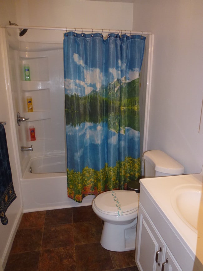 Bathroom2 - 9485 Bland St