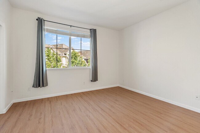 Building Photo - SPACIOUS LUXURY UNIT IN BERRYESSA NEAR SCE...