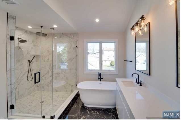 Foto principal - 462 6th St