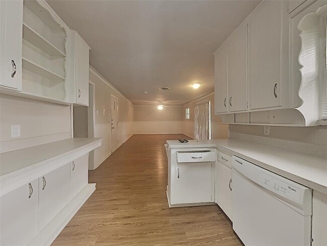 Building Photo - 5329 Bonnie Wayne St