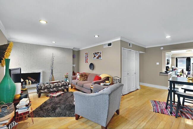 Foto del edificio - 7734 Meadow Rd