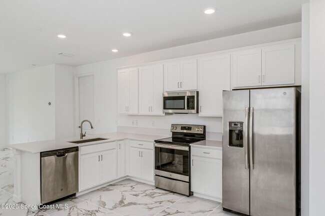Foto del edificio - 2490 Treasure Cay Ln