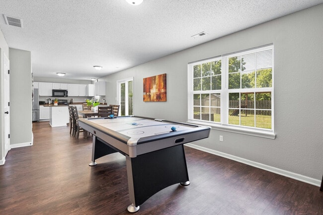 Foto del edificio - 9928 Comb Run Ct