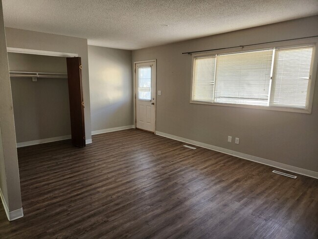 Building Photo - 116 Shepard St