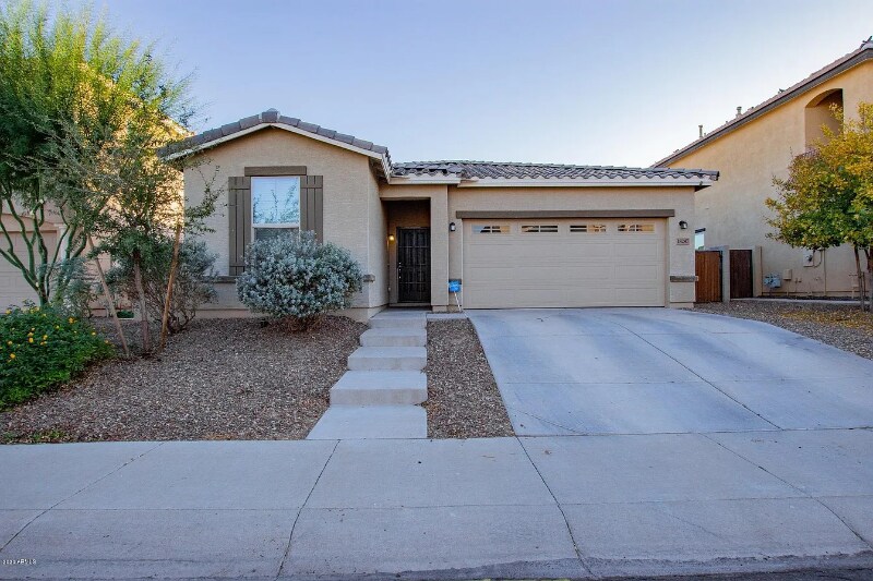 Foto principal - 18247 W Carol Ave