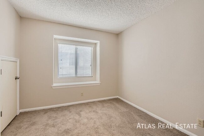 Foto del edificio - 1659 Duarte Dr