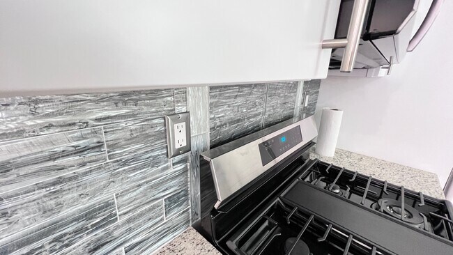 Foto del edificio - 5569 Pine Gate Dr