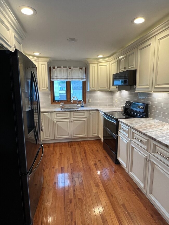Kitchen - 5 Crane St