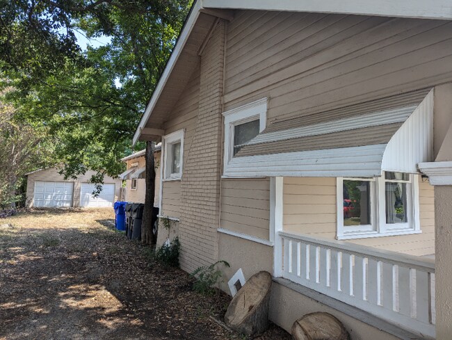 Building Photo - 525 N 32nd St