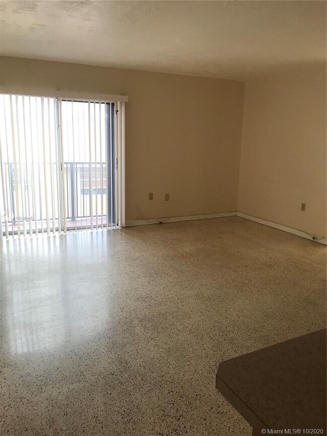 Foto del edificio - 1620 SW 1st St