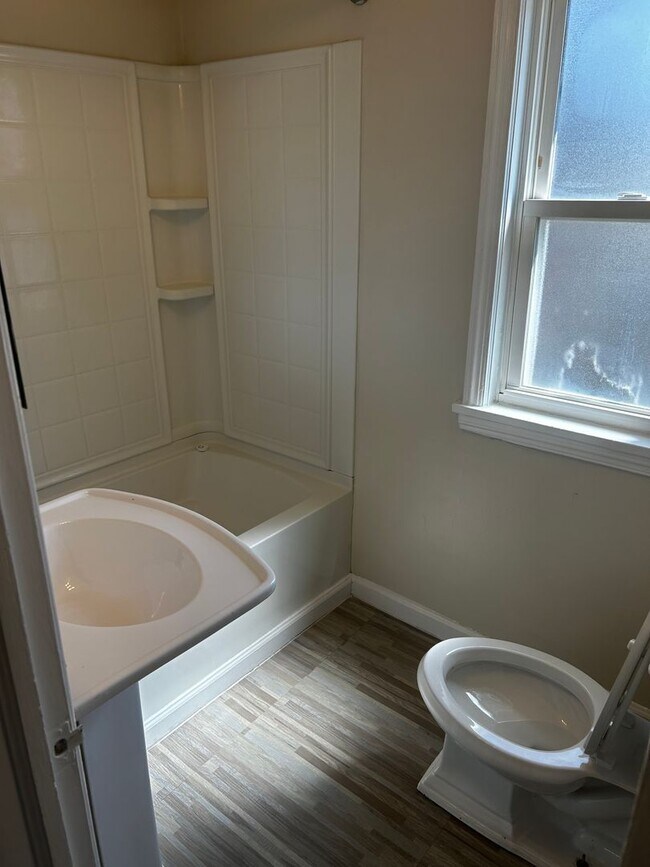 Foto del edificio - 2bd Single Lee/Harvard Section 8/Cash Pay