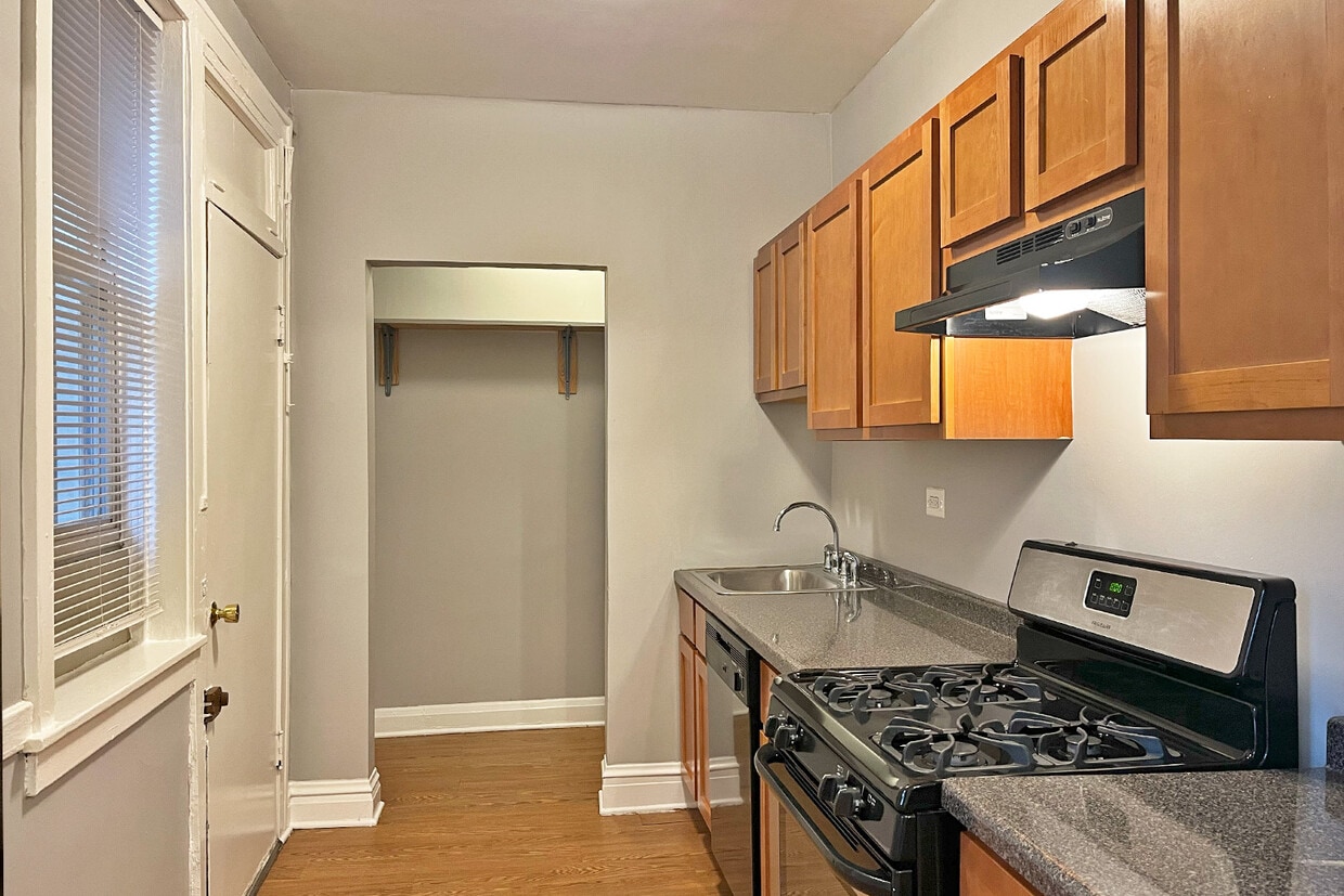 Primary Photo - 638-642 Harrison St.