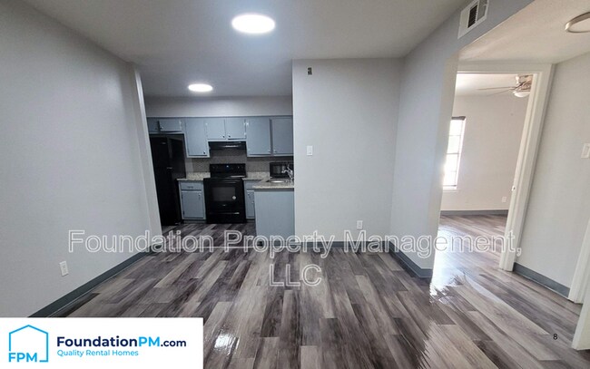 Building Photo - 1283 E Raines Rd