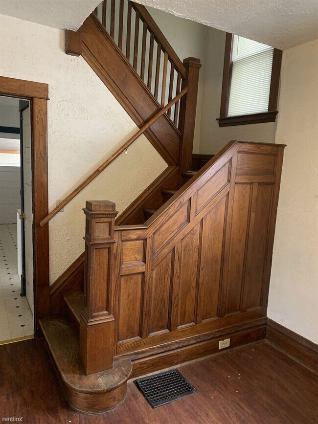 Building Photo - 4 br, 2 bath House - 607 W Vine St 607 W. ...