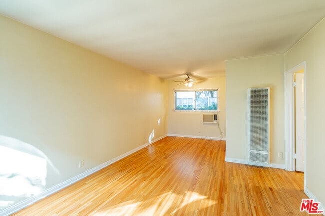 Building Photo - 14942 Dickens St