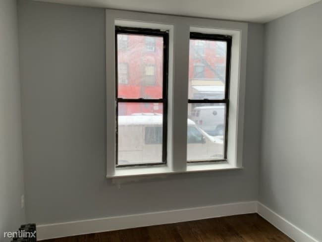 Building Photo - 1661 Park Ave