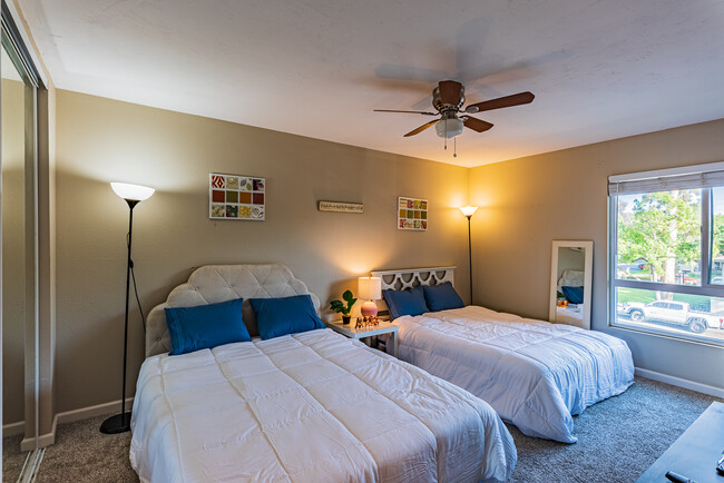 Foto del edificio - 9504 Carroll Canyon Rd