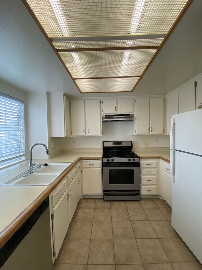 Foto del edificio - Alamitos Beach Spacious Condo