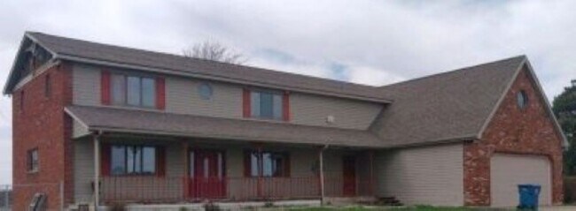 Building Photo - 807 N Bethlehem Rd