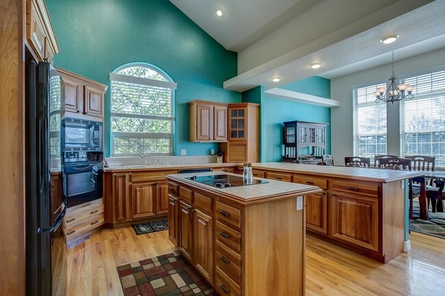 Building Photo - Beautiful Home in Gated Community