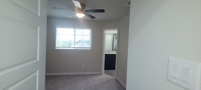Foto del edificio - Luxury 3/2.5 Townhome in Cibolo