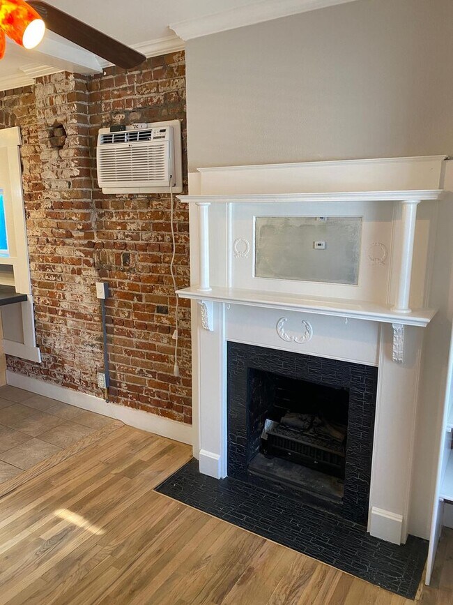 Foto del edificio - Cozy, charming 2 bedroom in Denver - Available June 1, 2026!