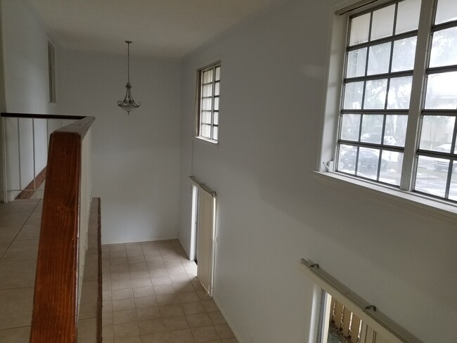 Building Photo - 8600 SW 109th Ave