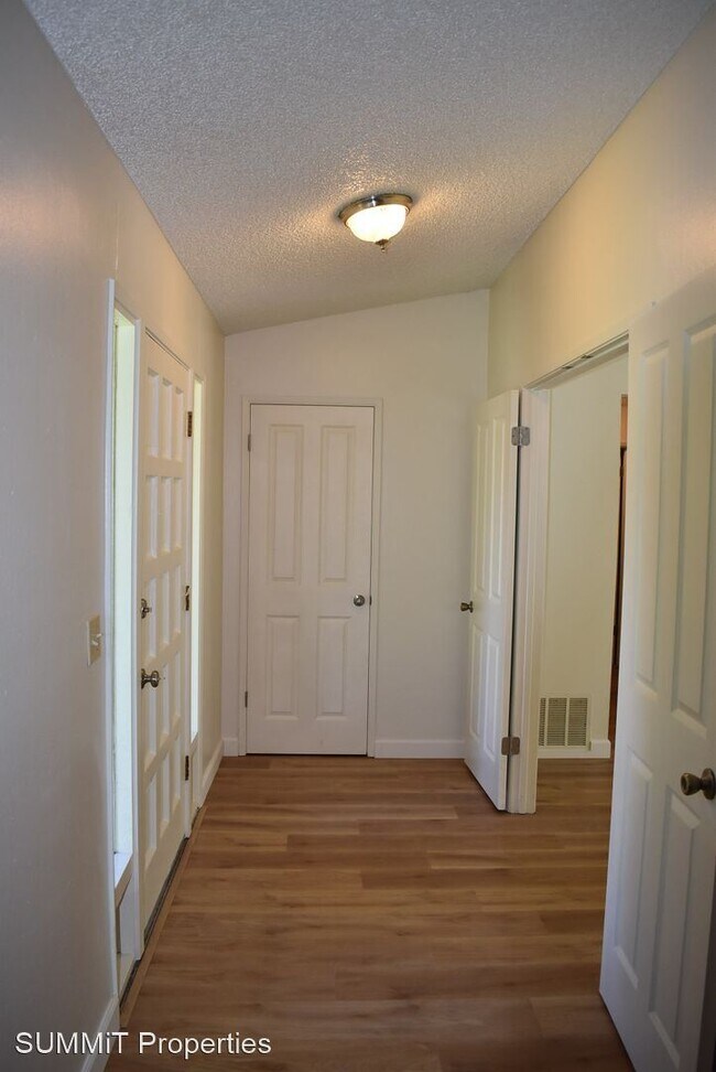 Building Photo - 3 br, 2 bath House - 674 Seville Lane