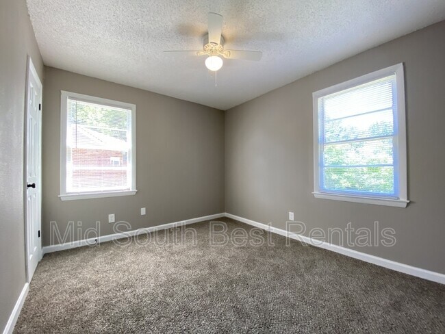 Foto del edificio - 1551 Gold Ave