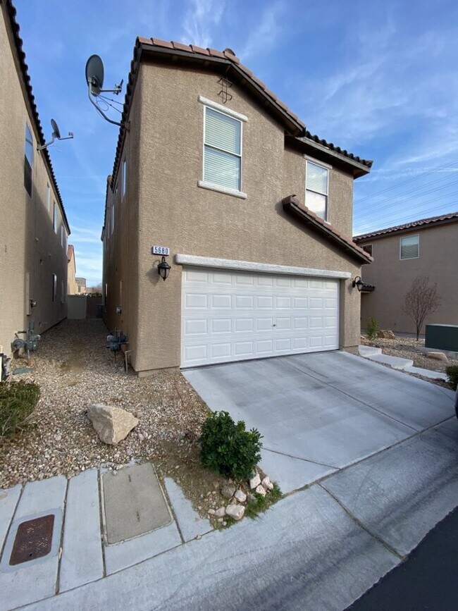 Building Photo - Stunning 3-bedroom, 2.5-bathroom rental