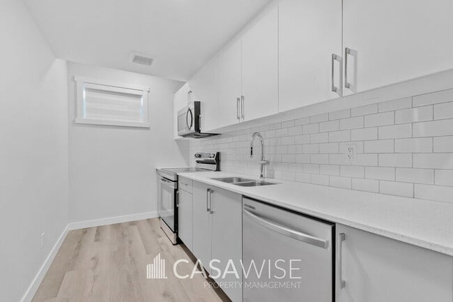 Photo du bâtiment - 8027 Cedric Mah Rd