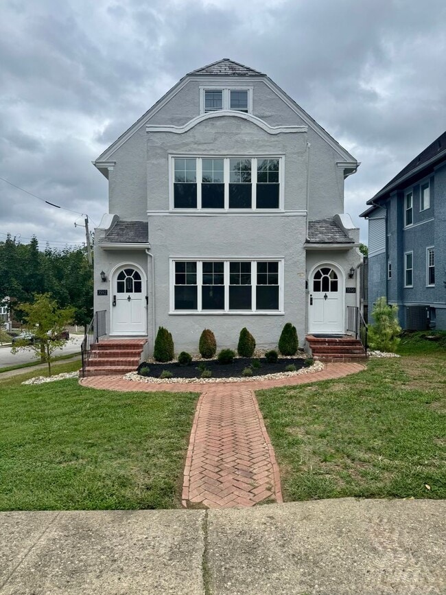 Building Photo - 3590 Outlook Ave