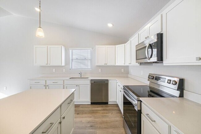 Building Photo - 2372 Shadycroft Dr